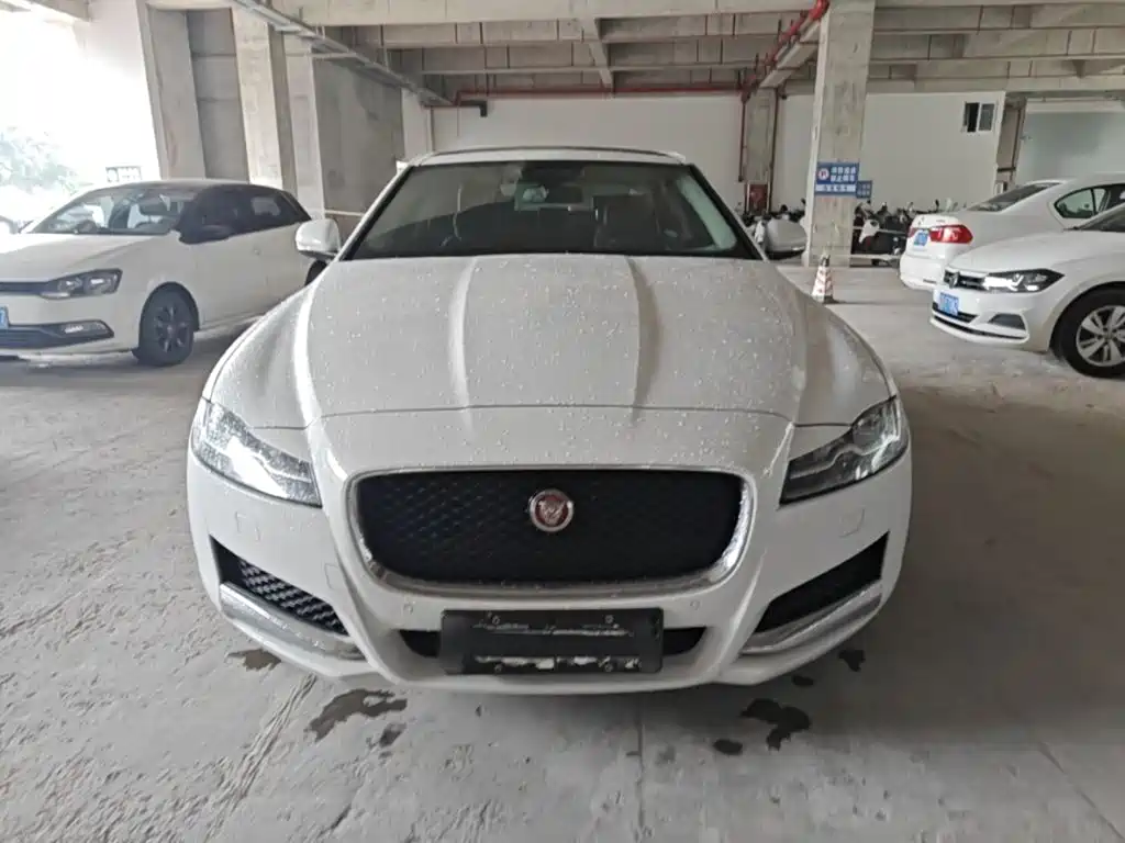 Jaguar XFL — миниатюра 3