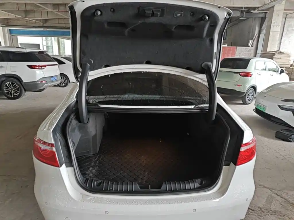 Jaguar XFL — миниатюра 19