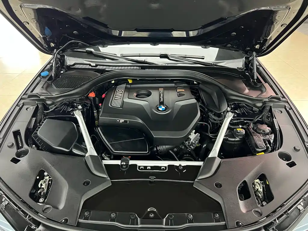 BMW 5 Series — миниатюра 26