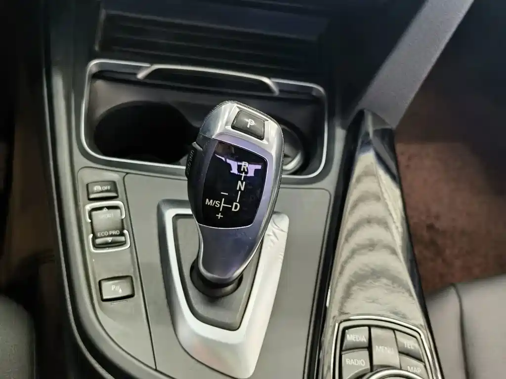 BMW 3 Series — миниатюра 13