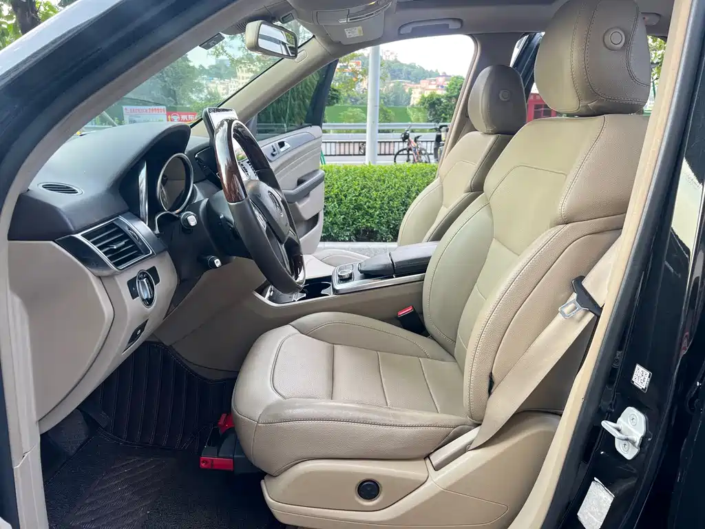 Mercedes-Benz M-Class — миниатюра 13