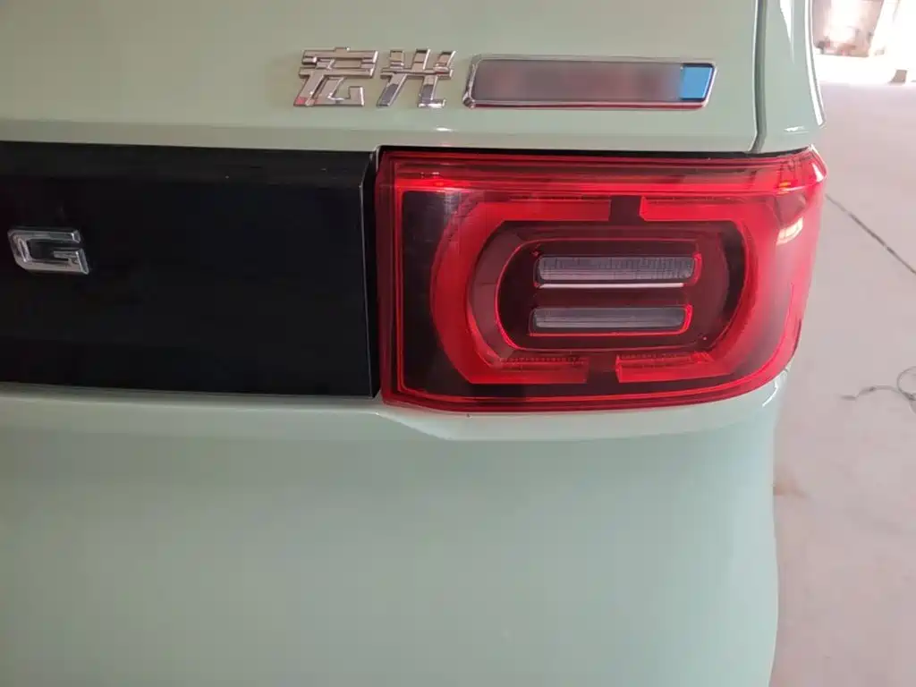 Wuling MINIEV — миниатюра 8
