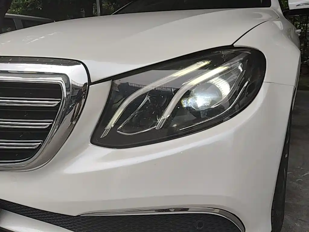Mercedes-Benz E-Class — миниатюра 24