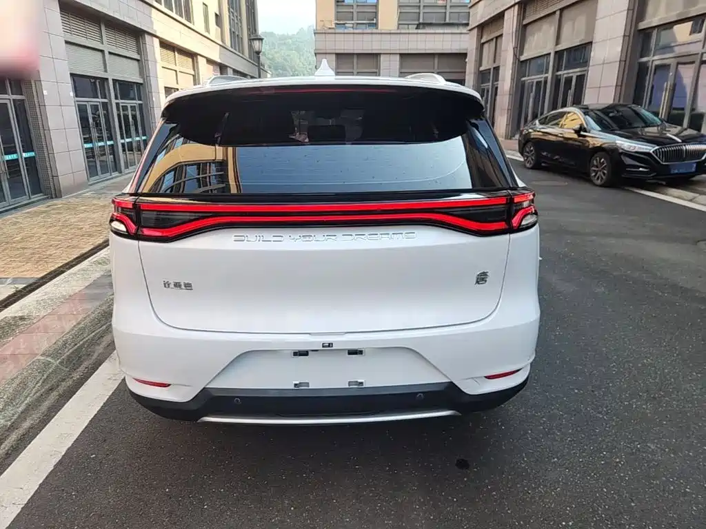 BYD Tang — миниатюра 6