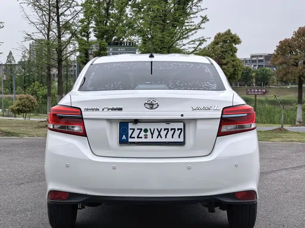 Toyota Yaris L — миниатюра 15
