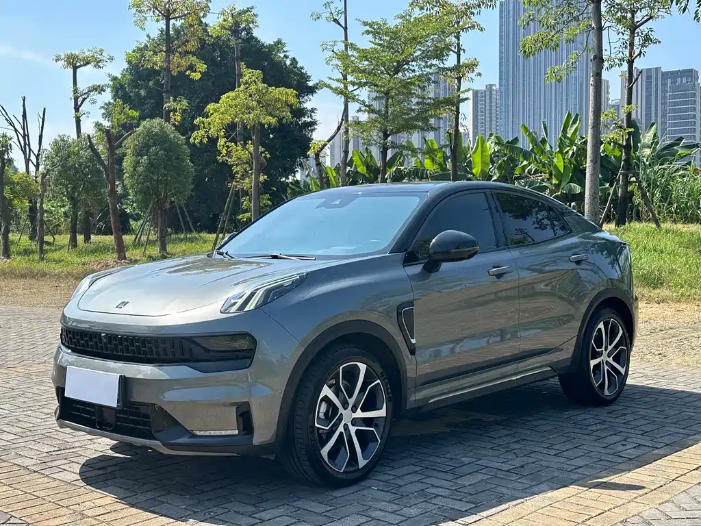 Lynk & Co 05