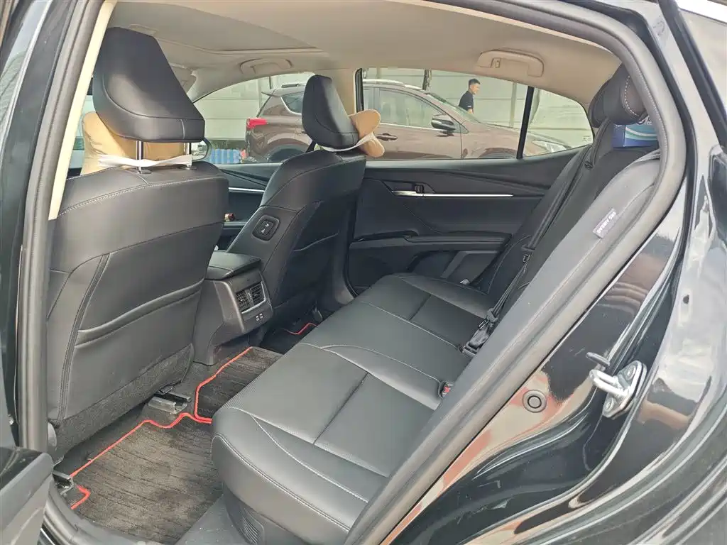 Toyota Camry 2026 2.0HSE Sport Lite