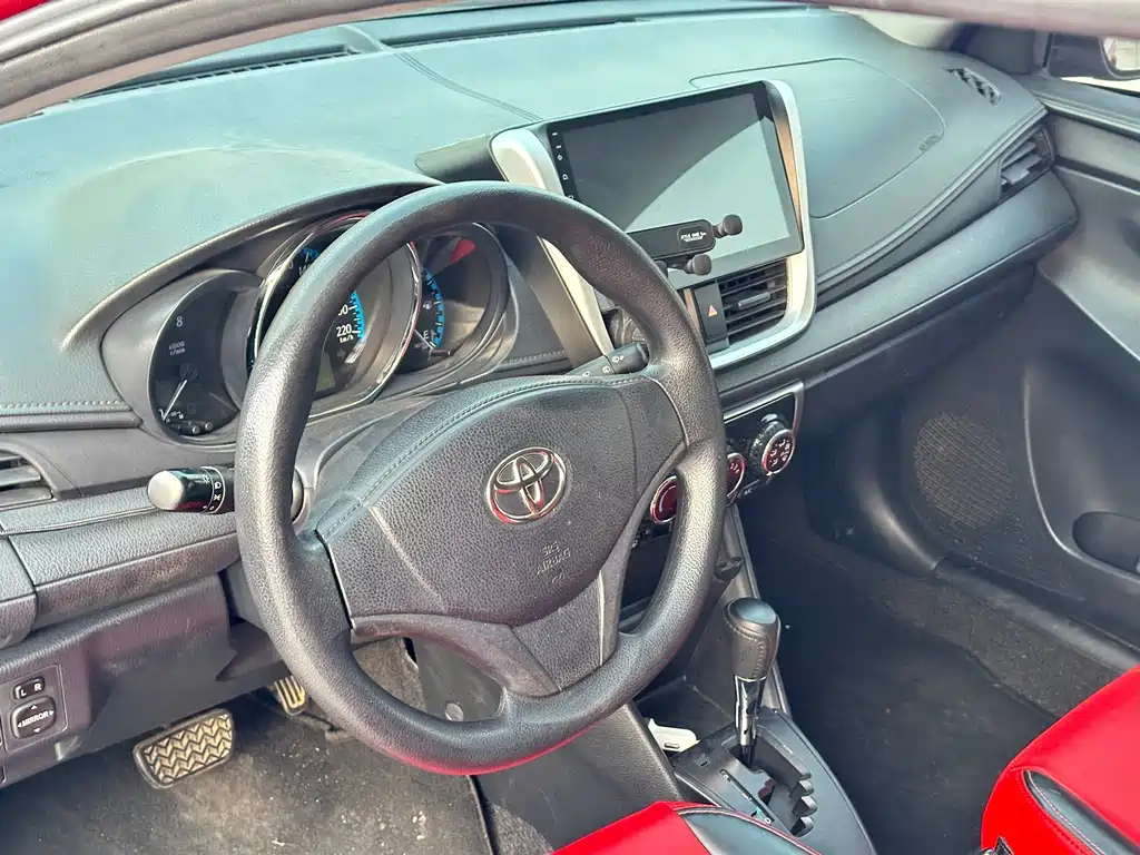 Toyota Yaris L — миниатюра 5