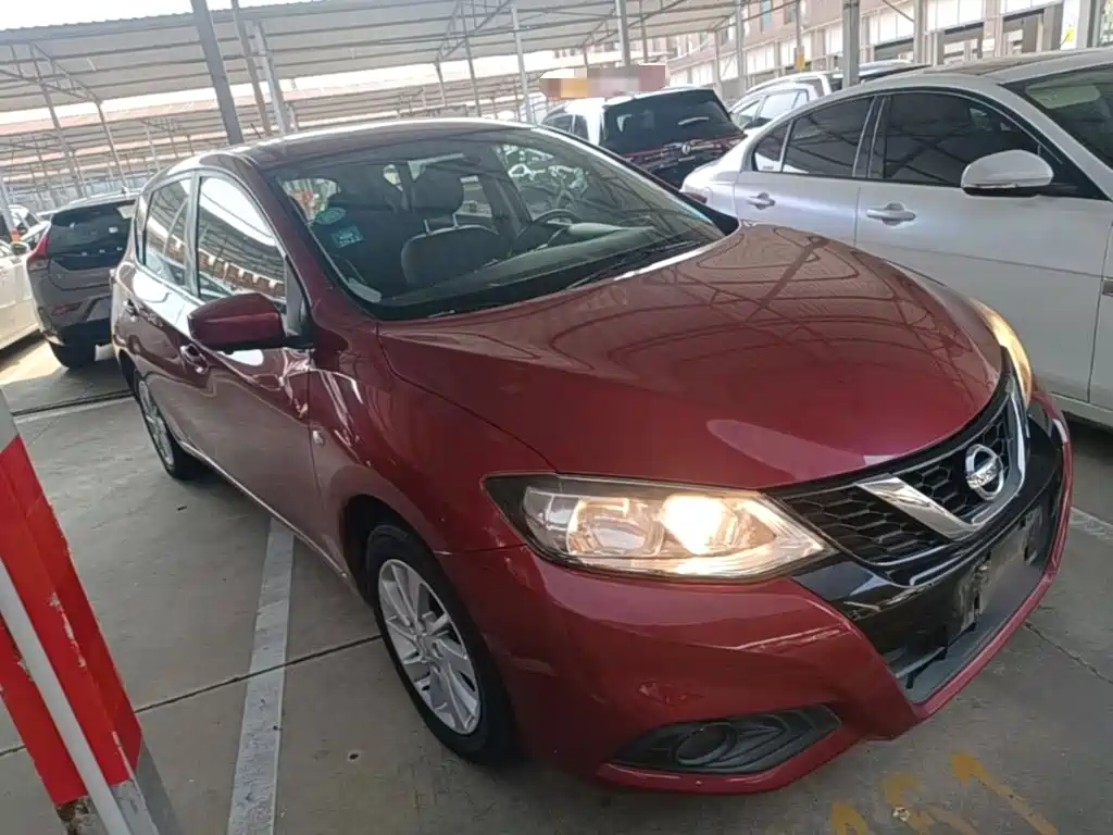 Nissan Tiida — миниатюра 4