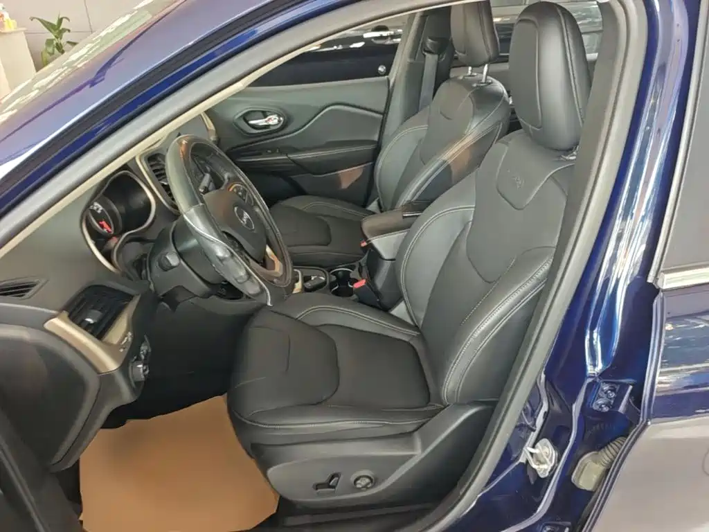 Jeep Cherokee — миниатюра 15
