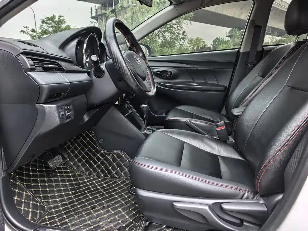 Toyota Yaris L — миниатюра 4