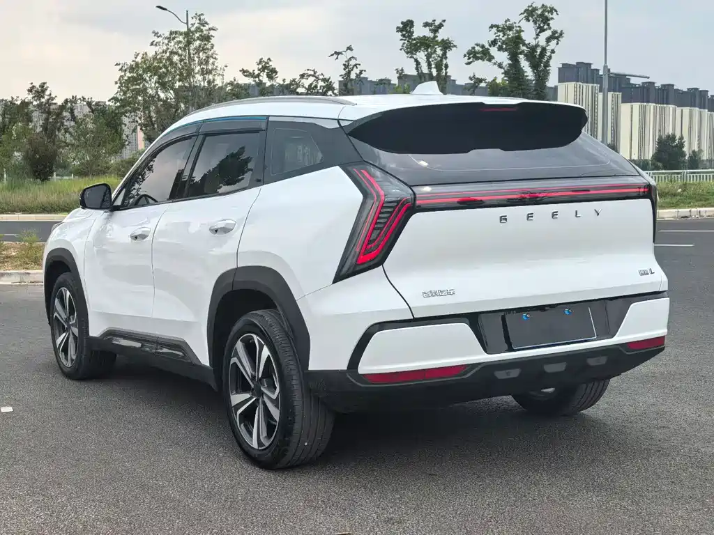 Geely Boyue L — миниатюра 8
