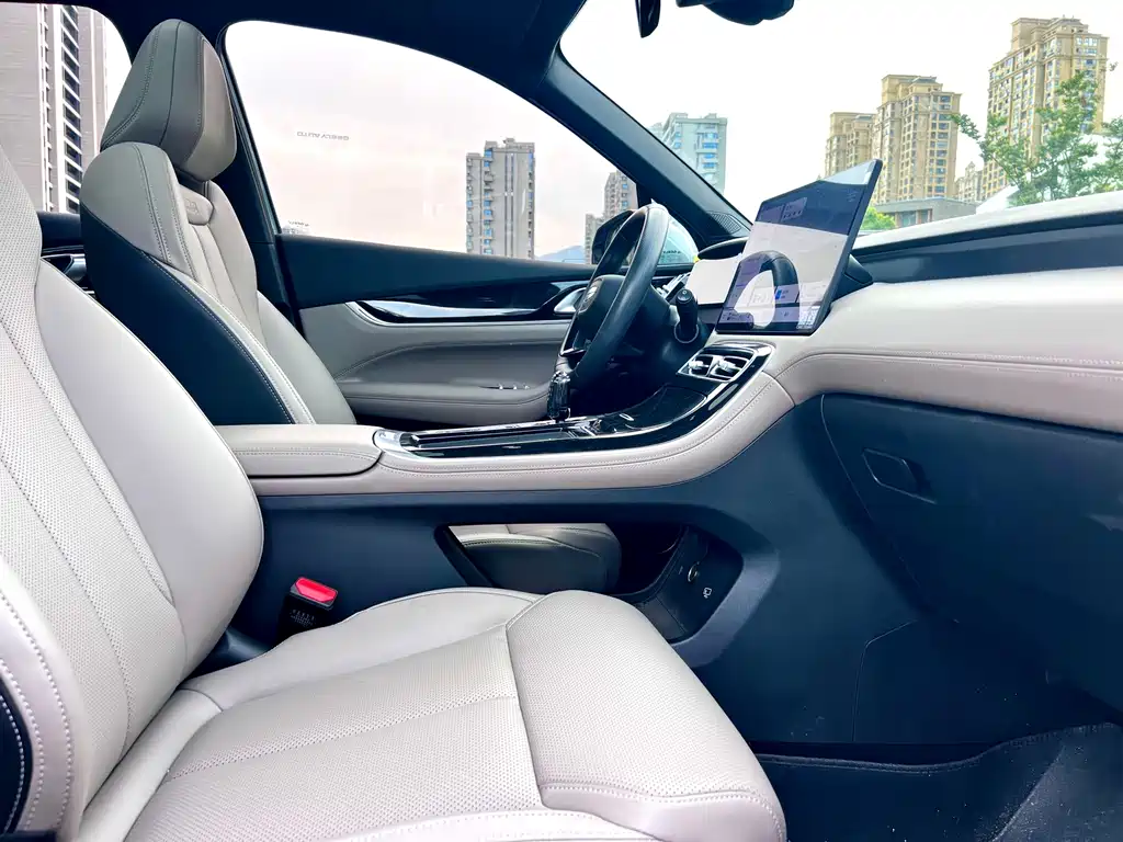 Geely Boyue L — миниатюра 14