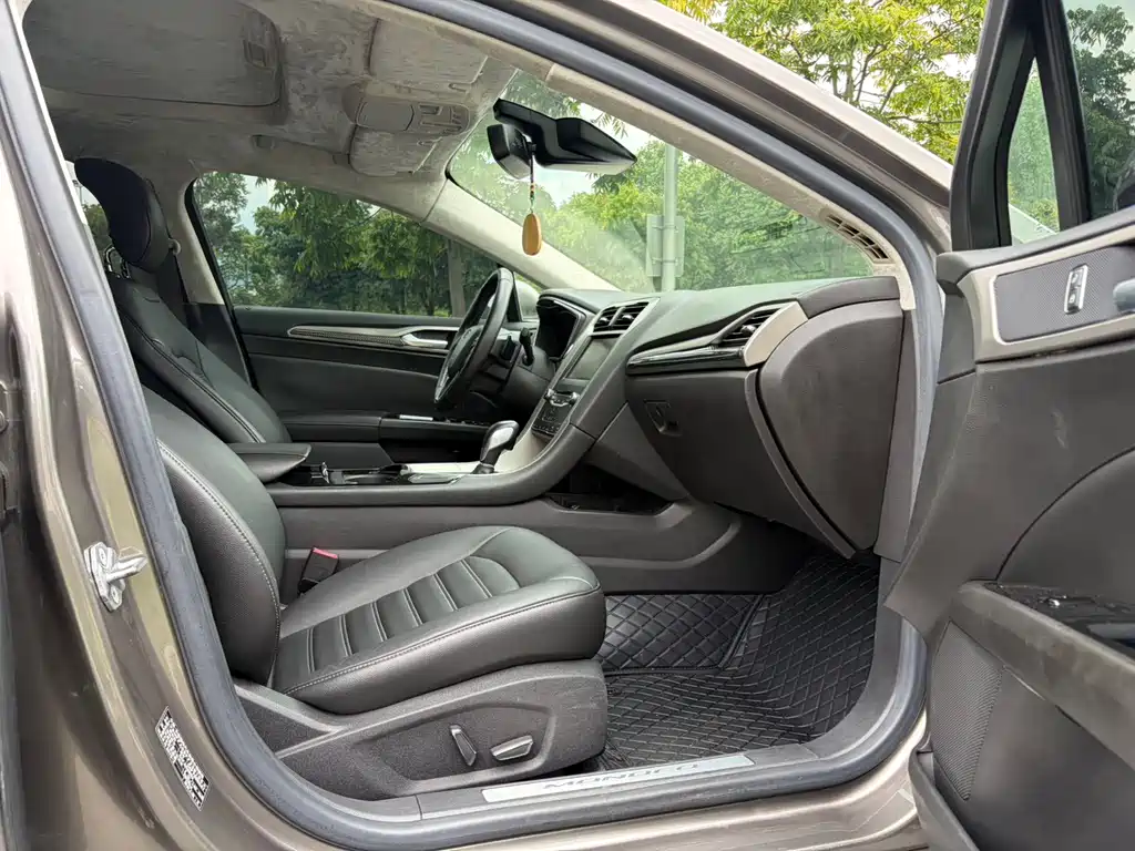 Ford Mondeo — миниатюра 8
