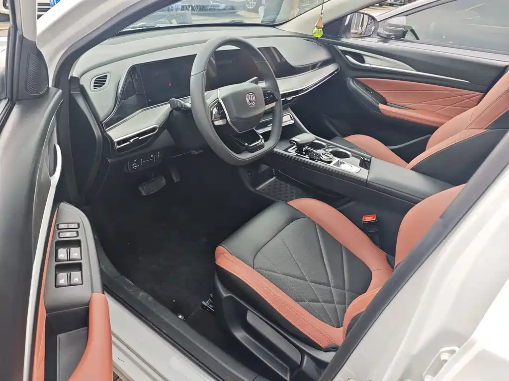 Changan Eado — миниатюра 4
