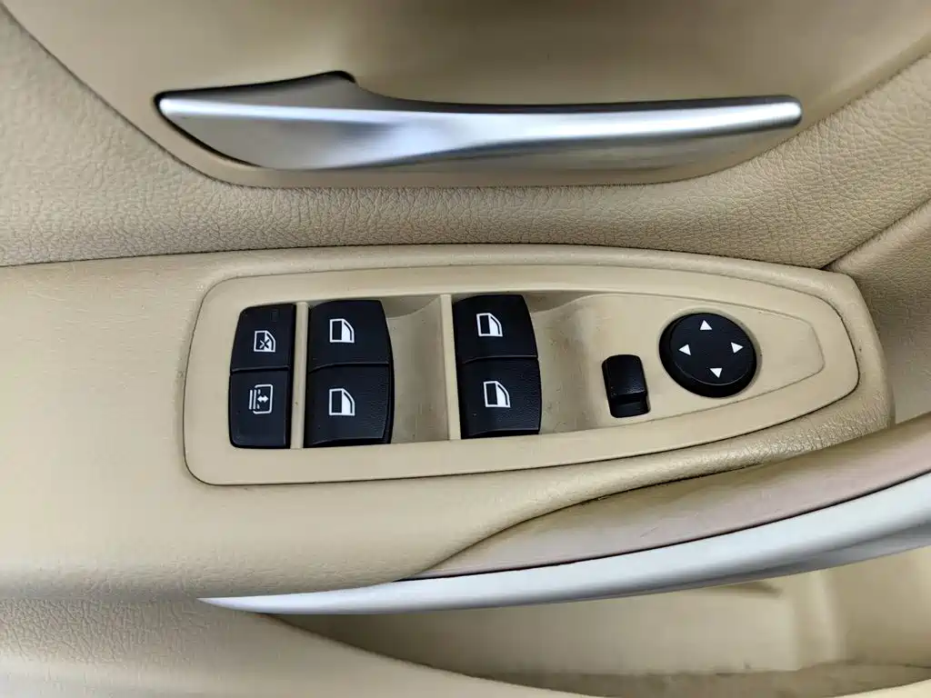 BMW 3 Series — миниатюра 9