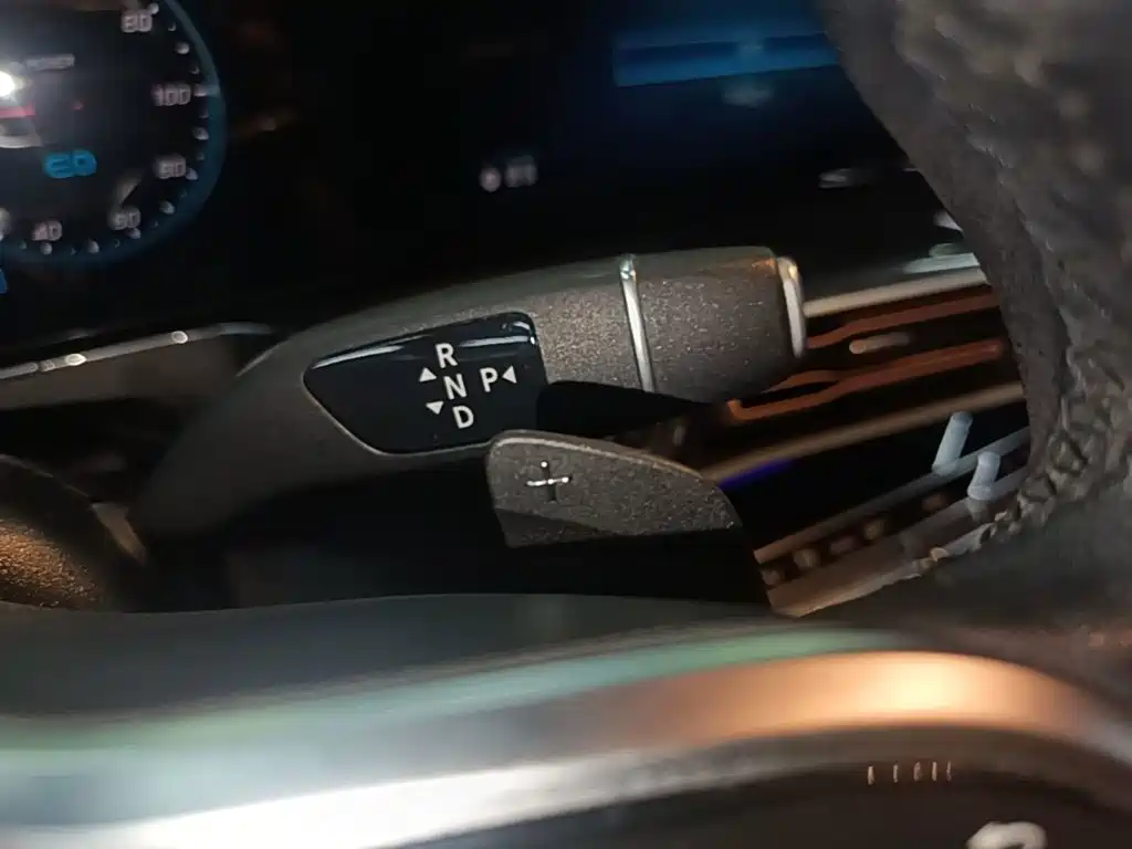 Mercedes-Benz EQC — миниатюра 14