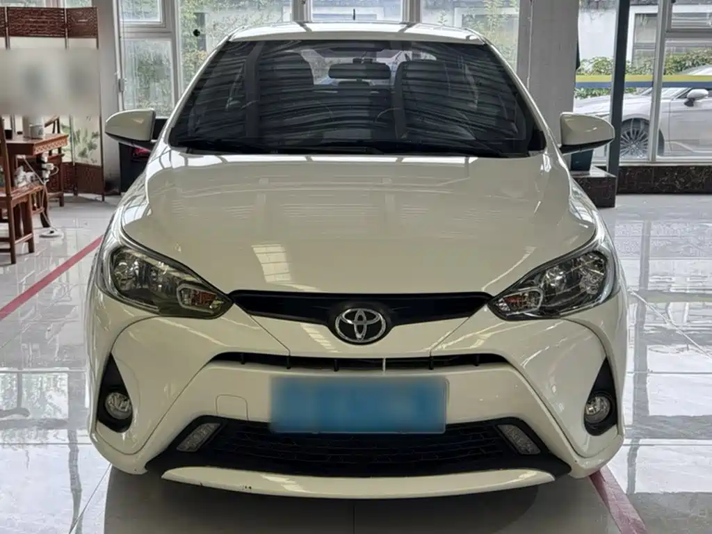Toyota Yaris L — миниатюра 3