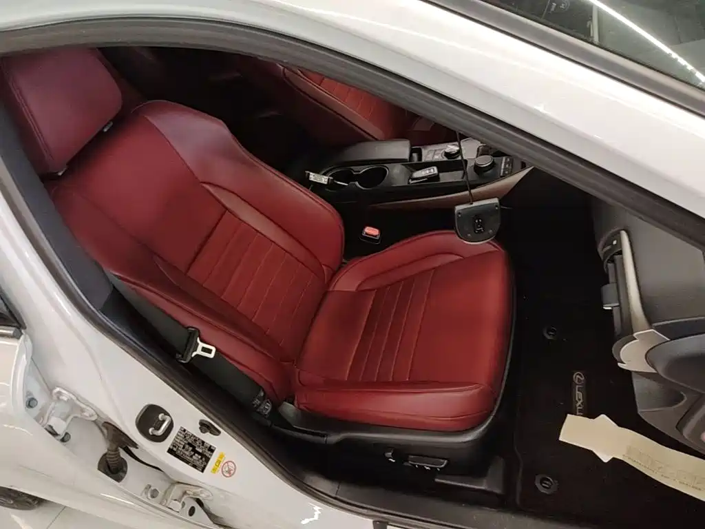 Lexus IS — миниатюра 25