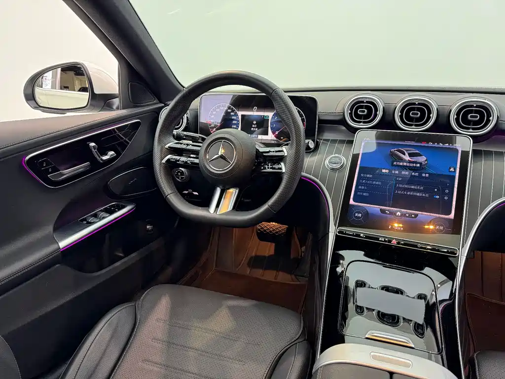 Mercedes-Benz C-Class — миниатюра 13