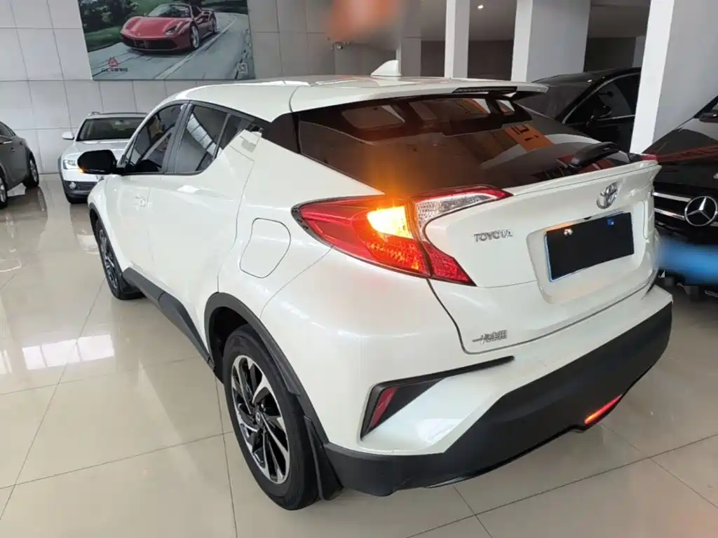 Toyota IZOA — миниатюра 5