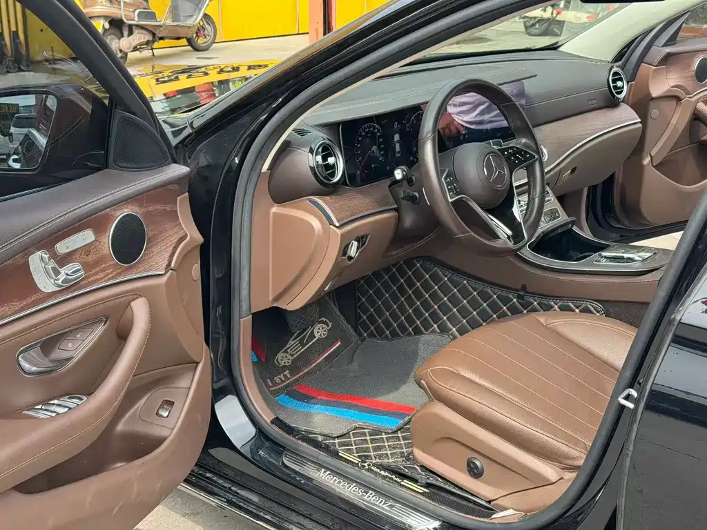 Mercedes-Benz E-Class — миниатюра 4