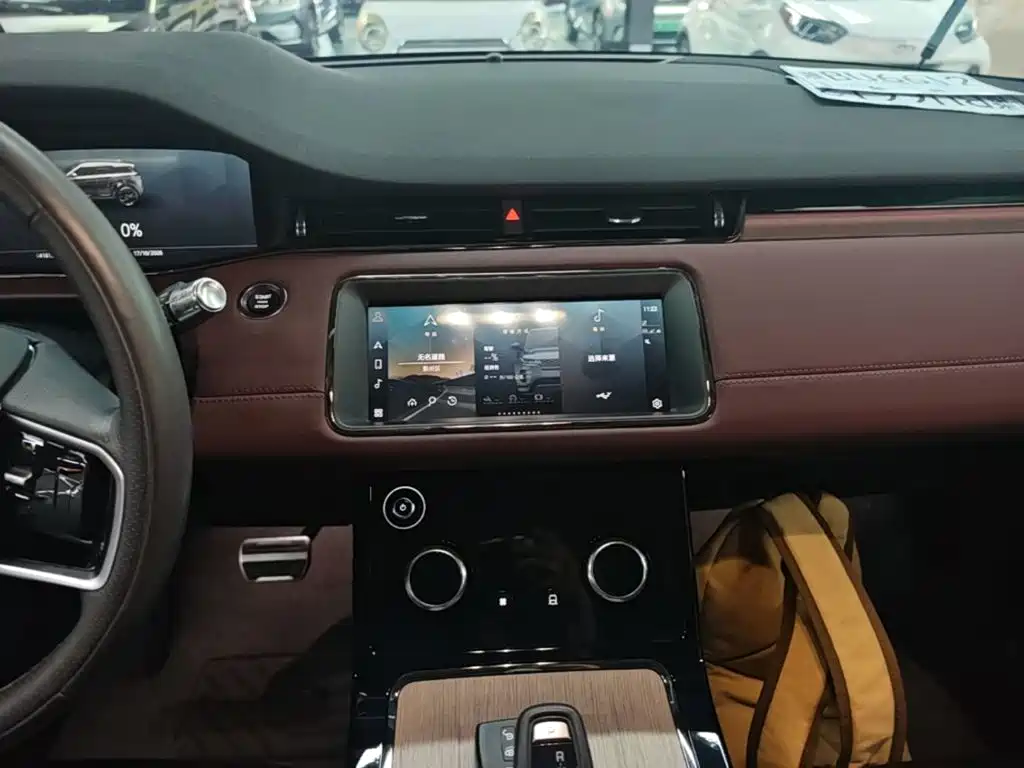 Land Rover Evoque PHEV — миниатюра 13