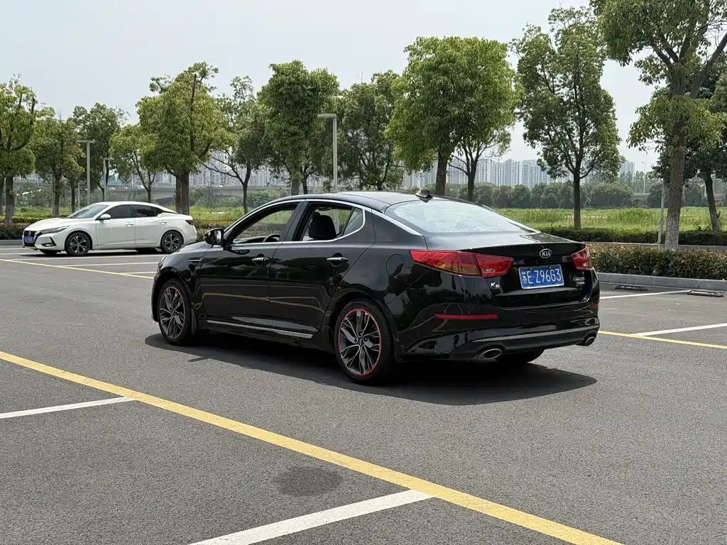 Kia K5 2014 2.0L AT LUXURY