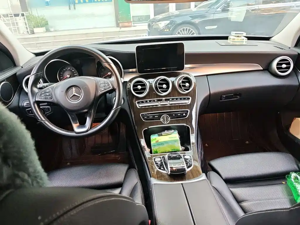 Mercedes-Benz C-Class — миниатюра 5