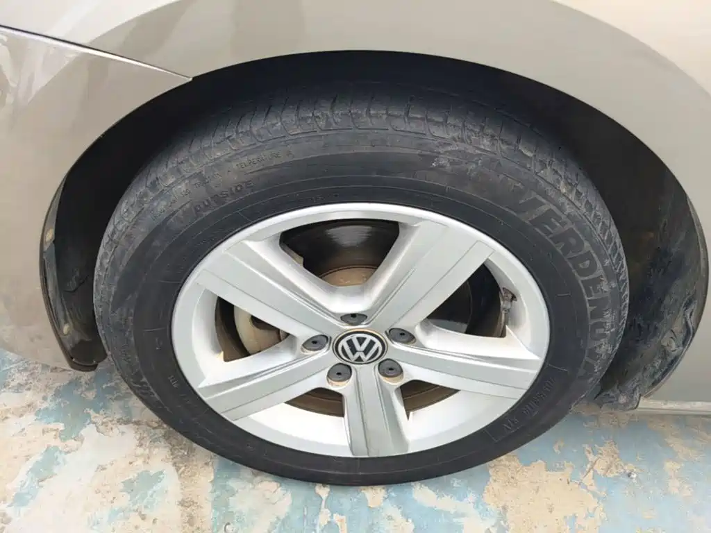 Volkswagen Golf — миниатюра 23