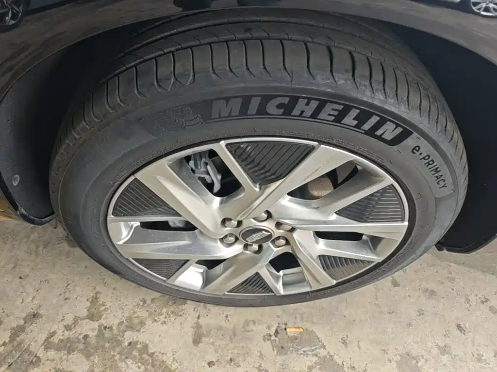 Cadillac IQ — миниатюра 23