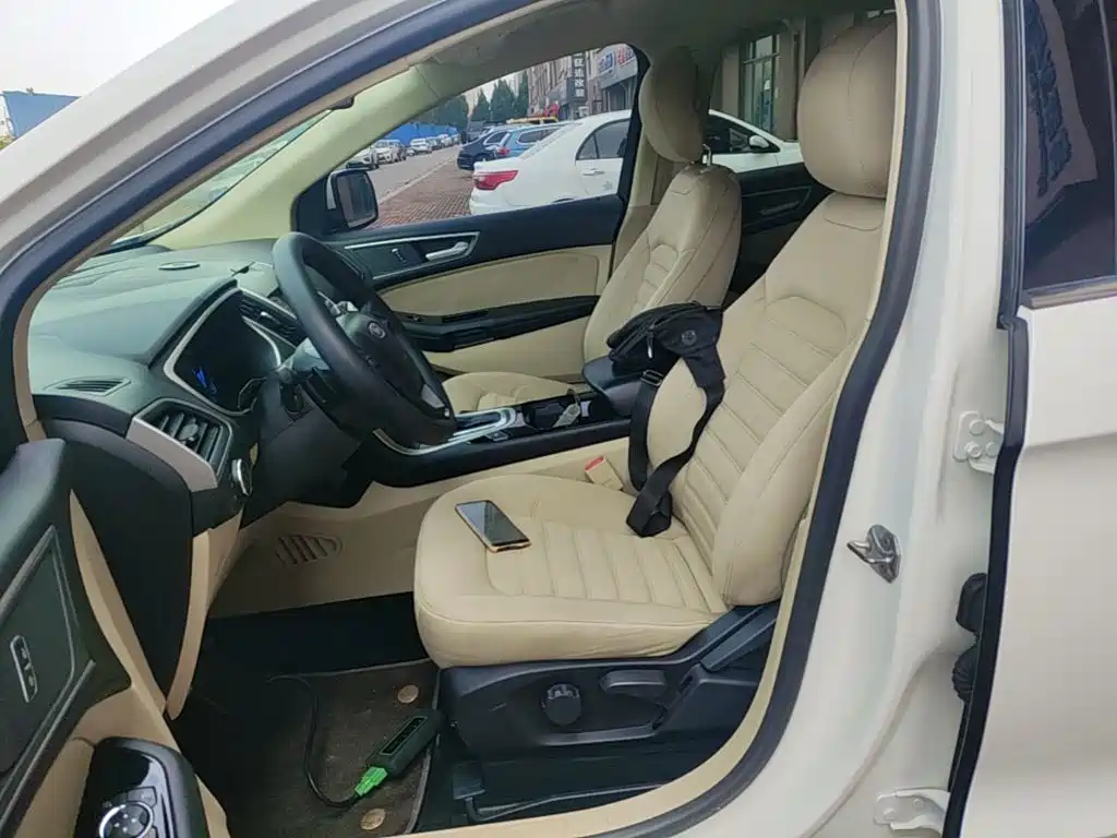 Ford Edge — миниатюра 15