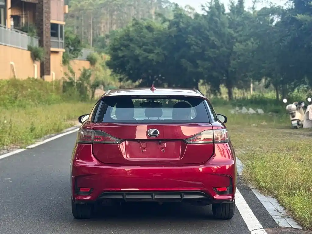 Lexus CT — миниатюра 3