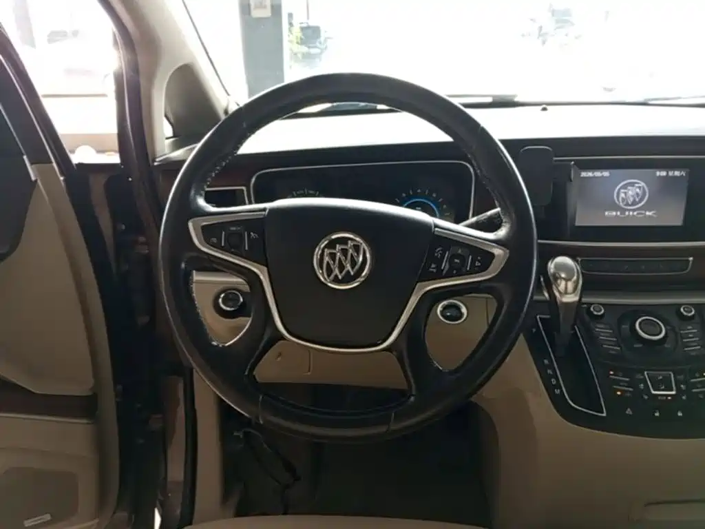 Buick GL8 — миниатюра 11
