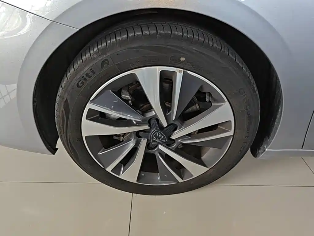 Peugeot 408 — миниатюра 23