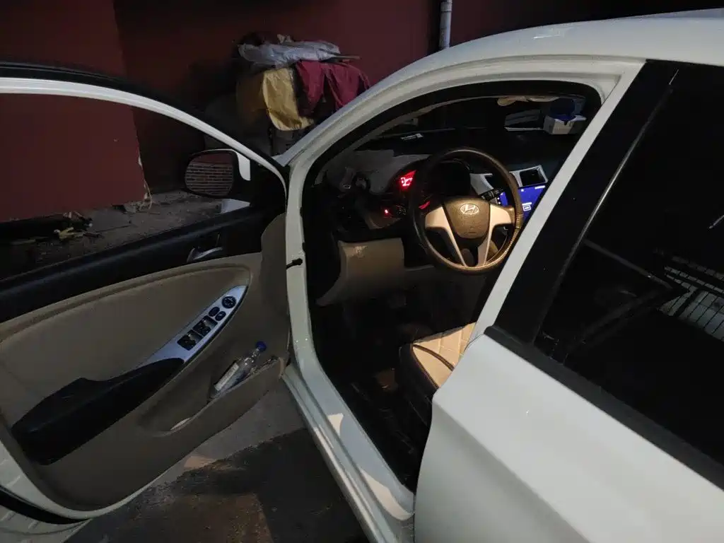Hyundai Verna — миниатюра 17