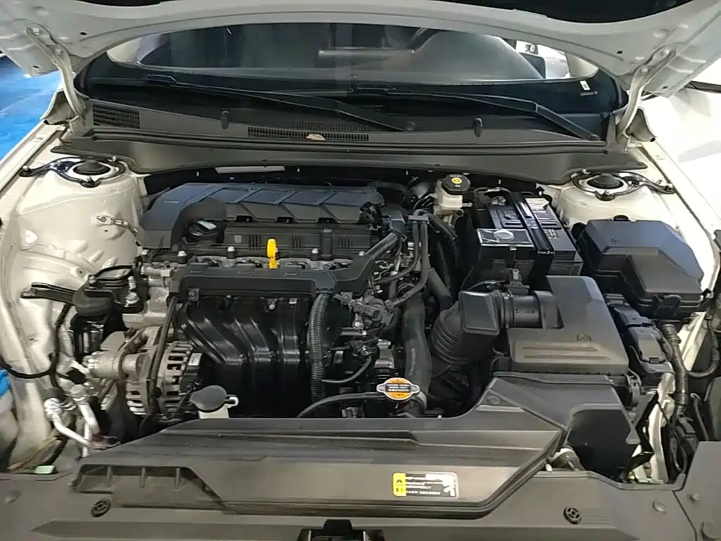 Hyundai Elantra — миниатюра 20