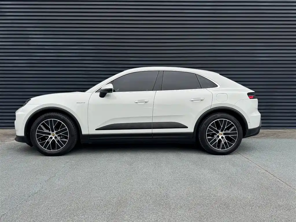 PORSCHE MACAN NEW ENERGY