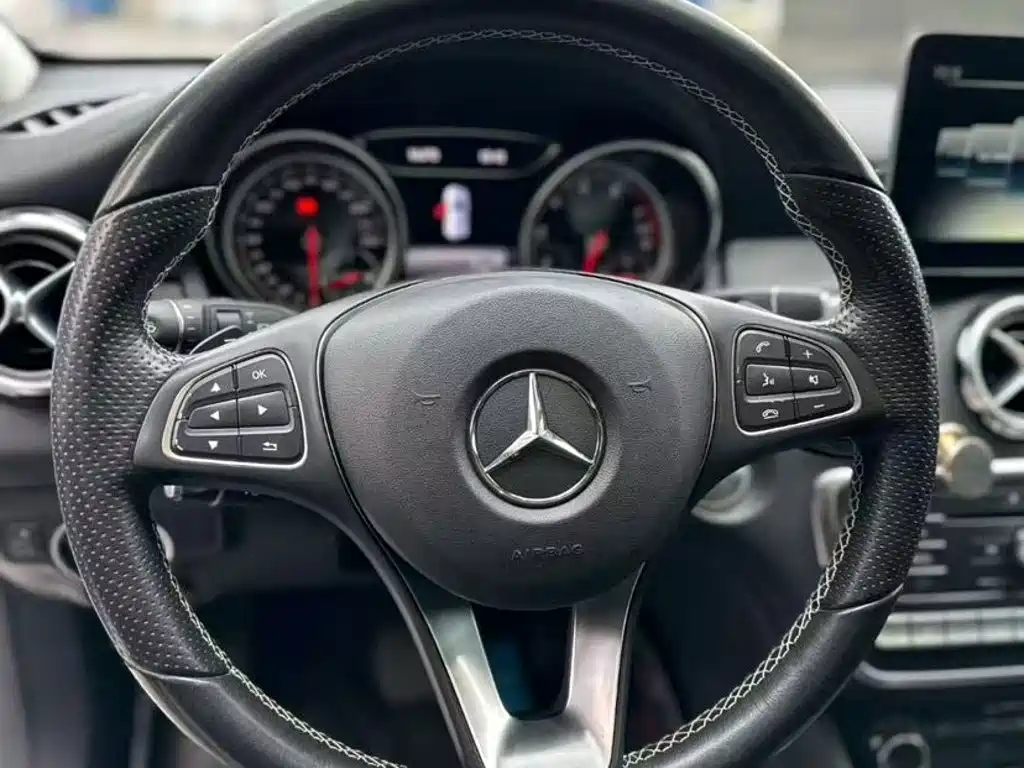 Mercedes-Benz GLA — миниатюра 5