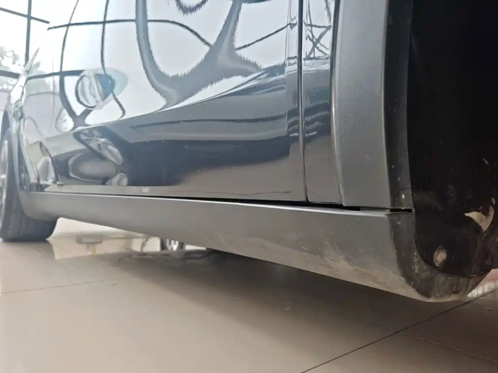 Tesla Model Y — миниатюра 21