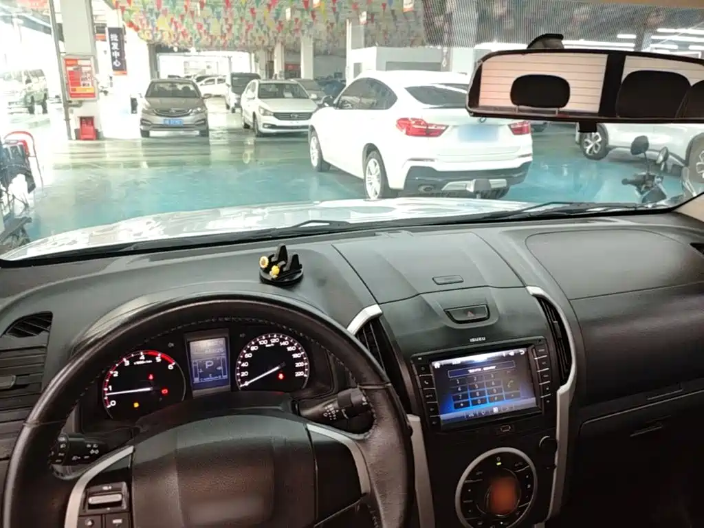 Isuzu D-MAX — миниатюра 10