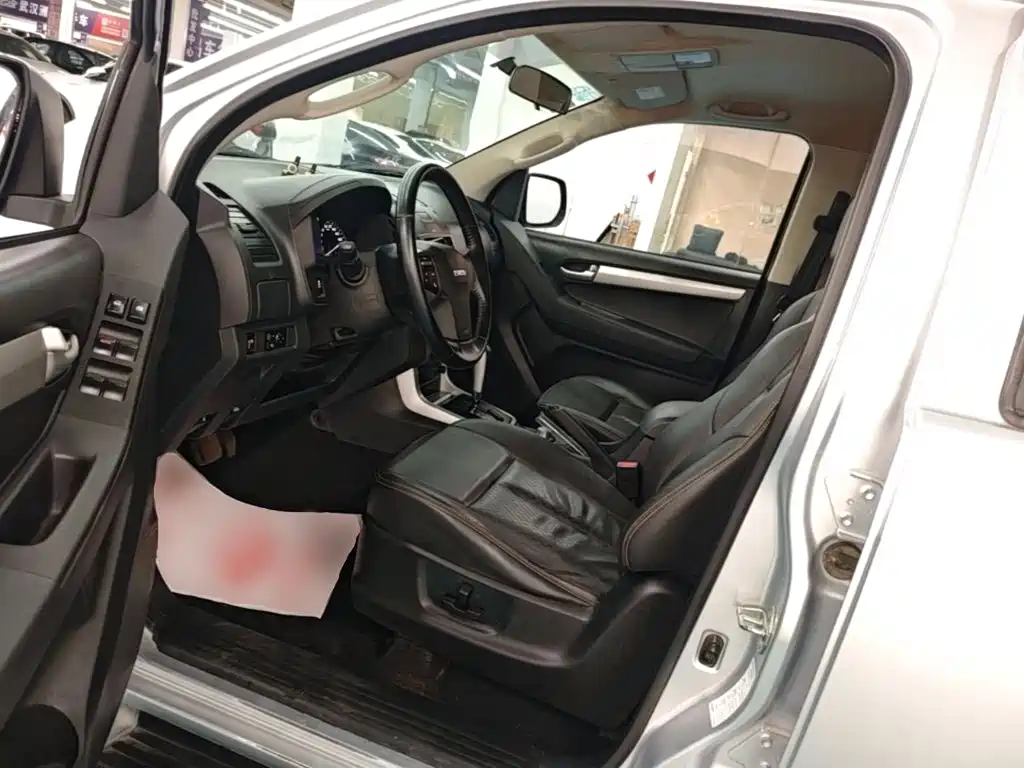 Isuzu D-MAX — миниатюра 16
