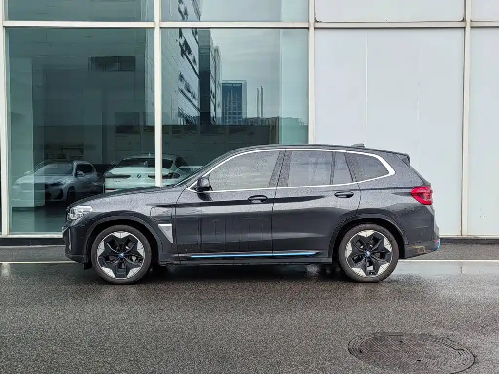 BMW iX3 — миниатюра 3