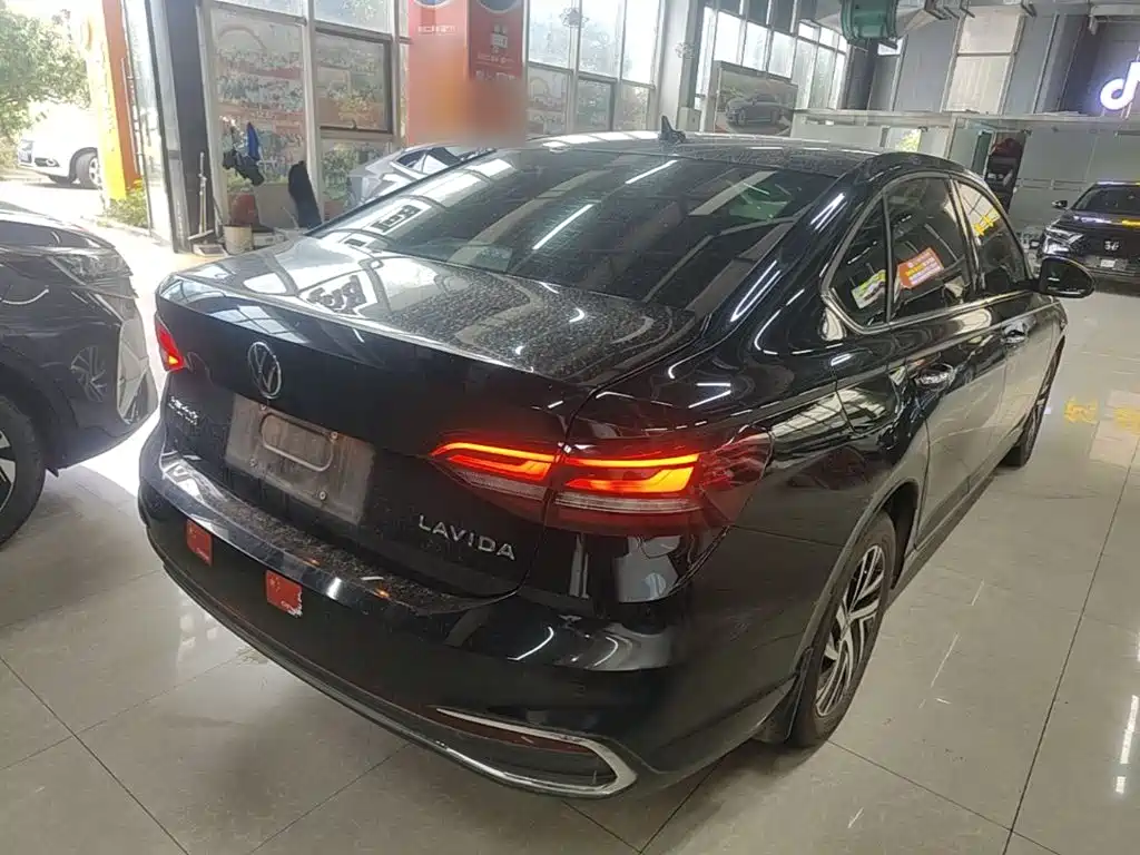 Volkswagen Lavida — миниатюра 7