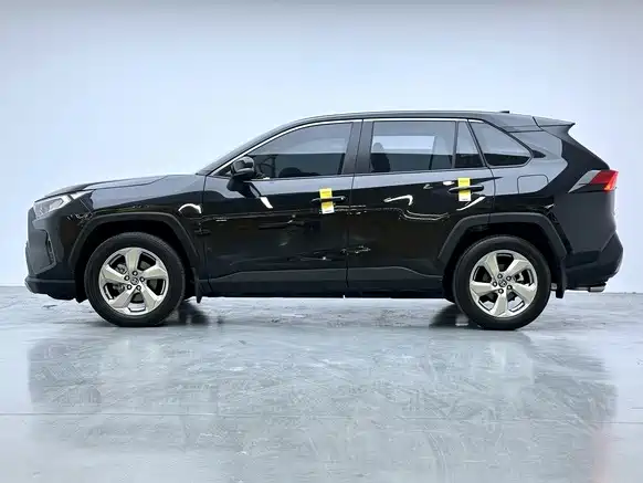 Toyota RAV4 — миниатюра 7
