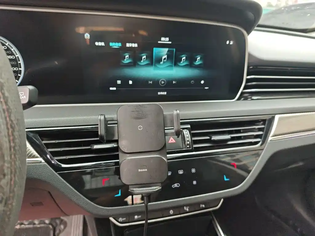 Hongqi Hongqi HS5 — миниатюра 6