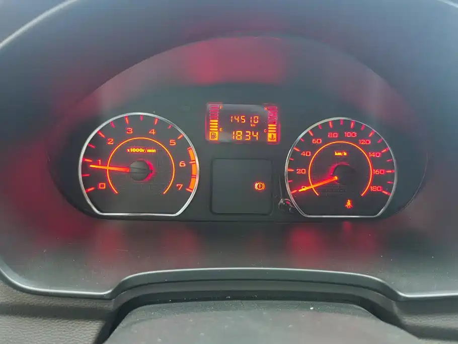 Wuling Hongguang V — миниатюра 14
