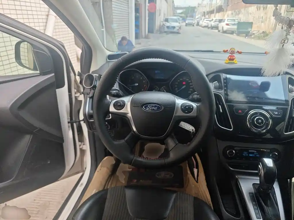 Ford Focus — миниатюра 11