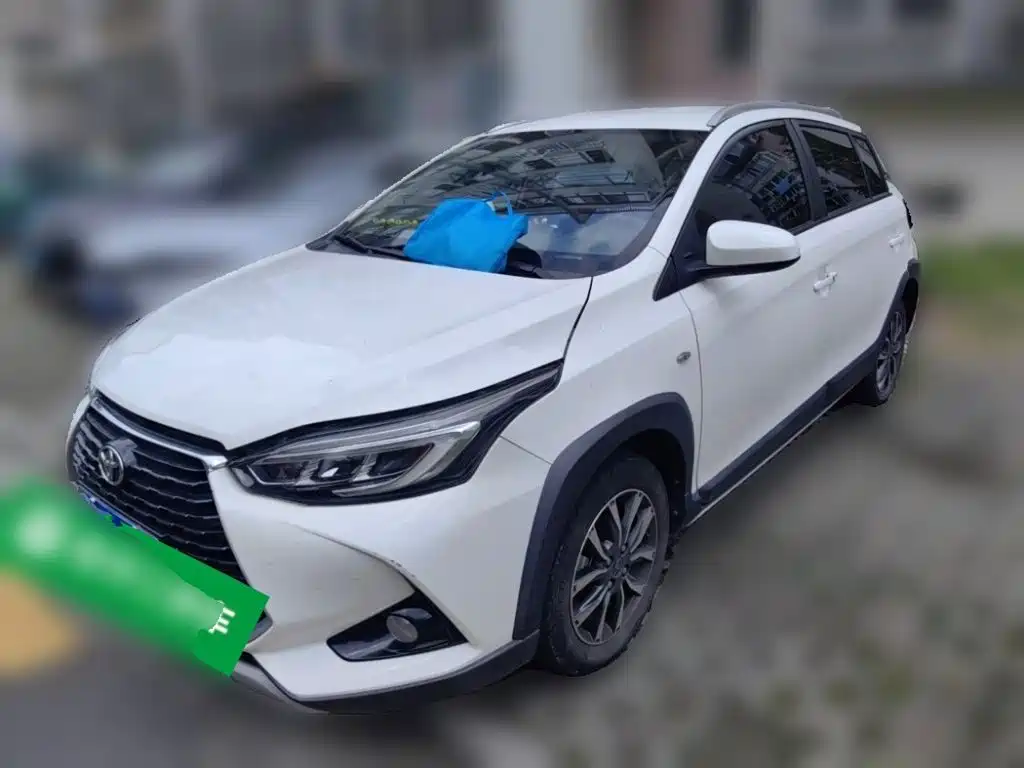 Toyota Yaris L — миниатюра 2