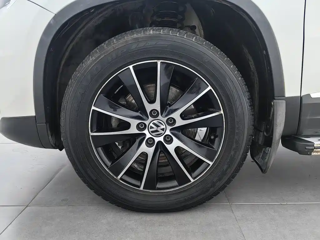Volkswagen Tiguan — миниатюра 17